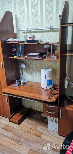 Большой компьютерный стол, хор состоянии