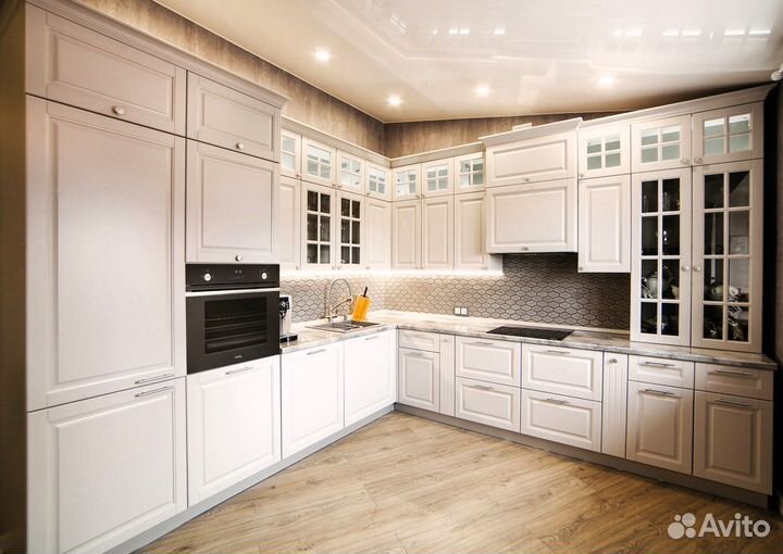 Кухня на заказ до потолка