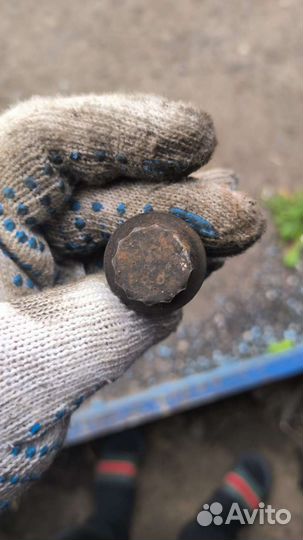 Болт коленвала Audi 80 VW Golf 3 Passat B3