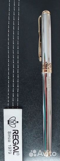 Ручка с золотым пером