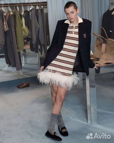 Платье miu miu с перьями