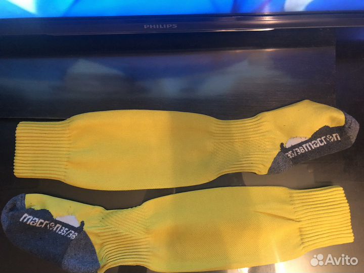 Для футбола: Бутсы nike 38 размер, гетры