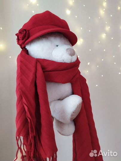 Шерстяной берет и палантин