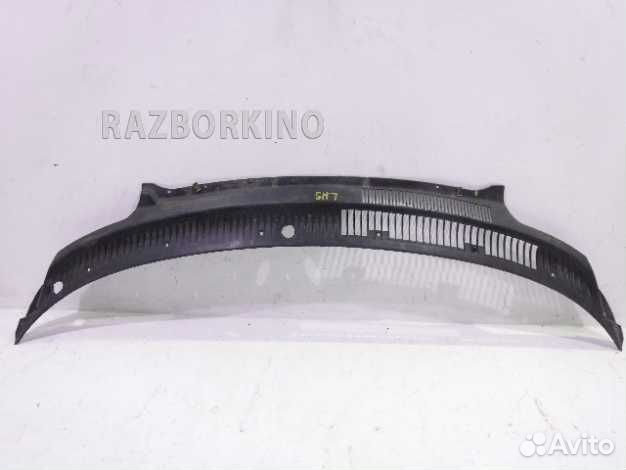 Водосток лобового стекла (жабо)