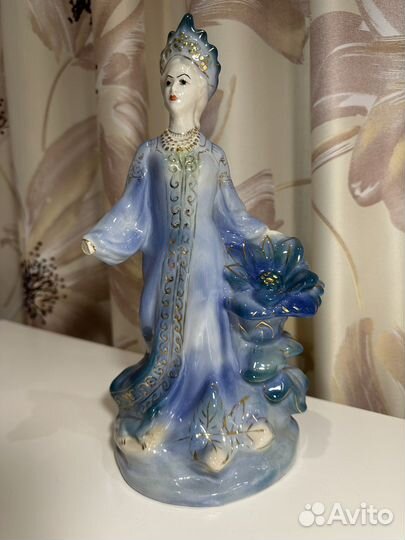 Антикварная статуэтка 