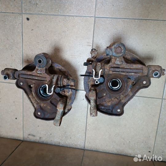 Кулак задний Subaru legacy 2