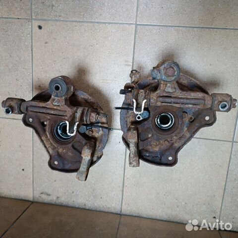 Кулак задний Subaru legacy 2