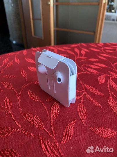 Новые. Apple EarPods (нераспечатанные)