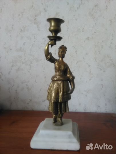 Статуэтка-подсвечник хх век. Европа