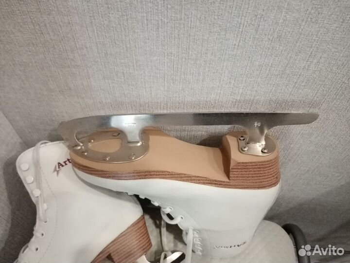 Коньки фигурные