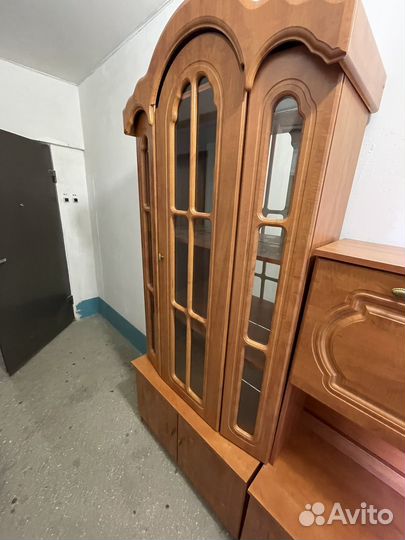 Шкаф сервант буфет