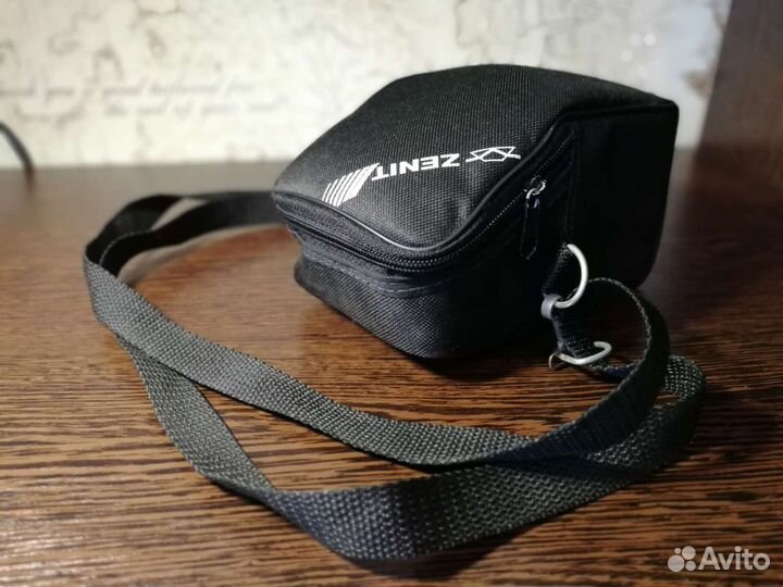 Зеркальный фотоаппарат 