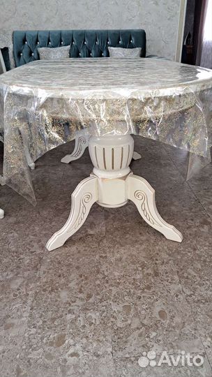 Кухонный стол и стулья комплект. Р