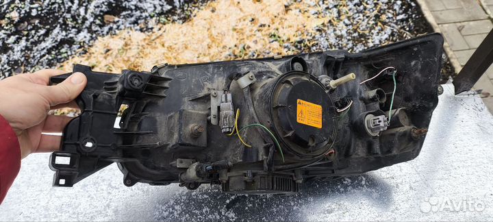 Фара правая Subaru Forester