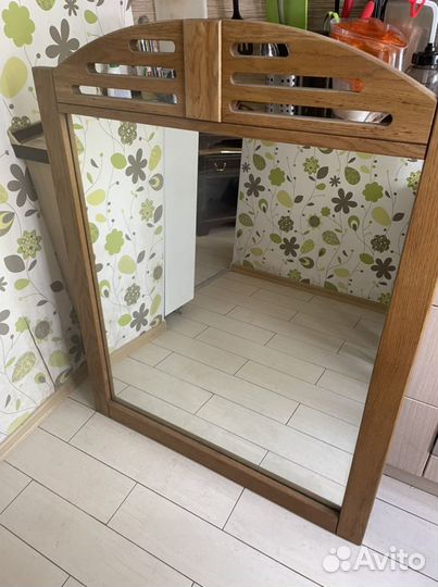 Зеркало в раме цвета Орех