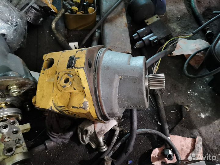 Гидромотор хода liebherr R974 FMF 165