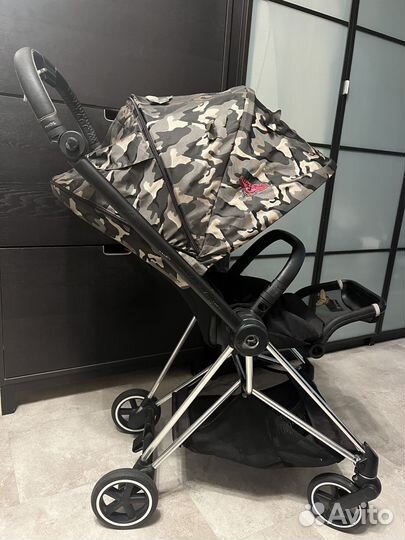 Прогулочная коляска