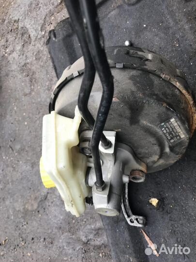 Вакуумный усилитель тормозов 8E0612105N 1.8 Турб