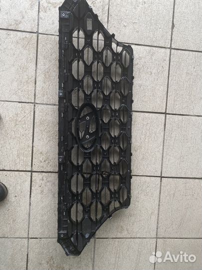 Накладка радиатора Hyundai Santa Fe 86366S1100