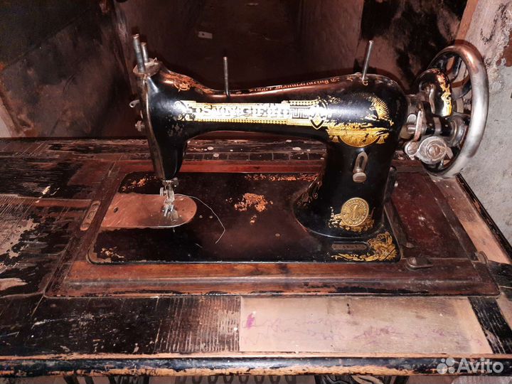 Швейная машина Singer