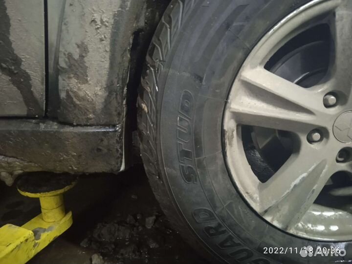 Yokohama IceGuard Stud IG65 235/70 R16 106T