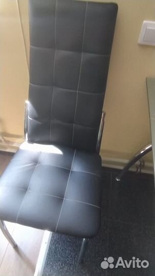 Кухонный стол и стулья комплект