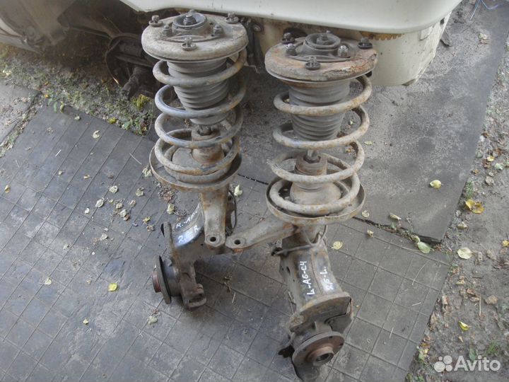 Поворотный кулак Audi A6 100 C4 левый и правый