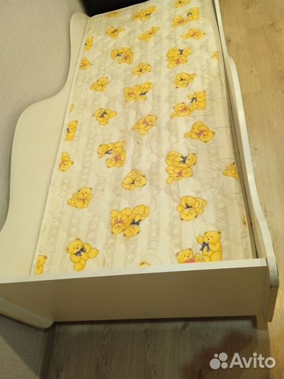 Детская кровать машинка с матрасом