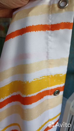 Штора в ванную, мыльница и стакан