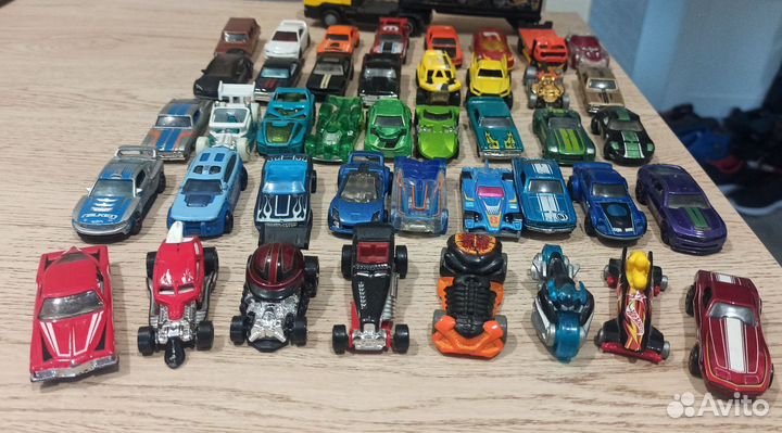 Машинки Hot wheels 42 шт