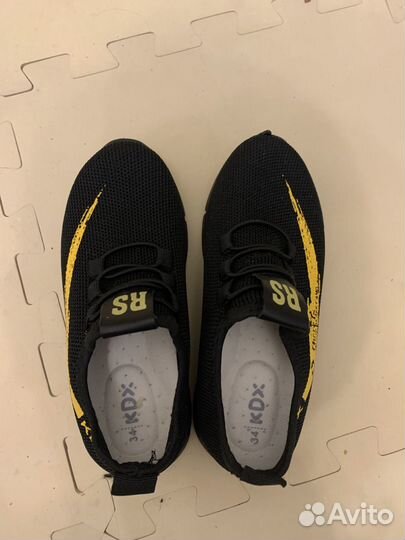 Кроссовки детские