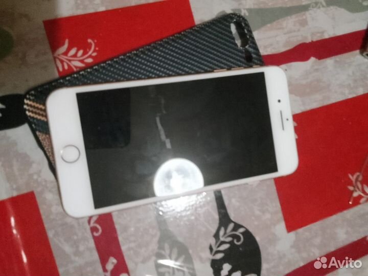 Телефон iPhone 8 plus