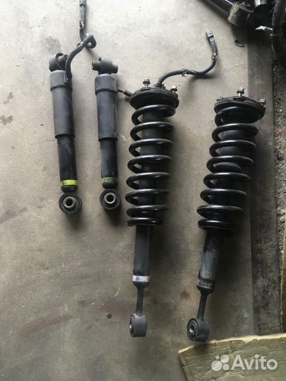 Амортизаторы передние Toyota Sequoia 5,7