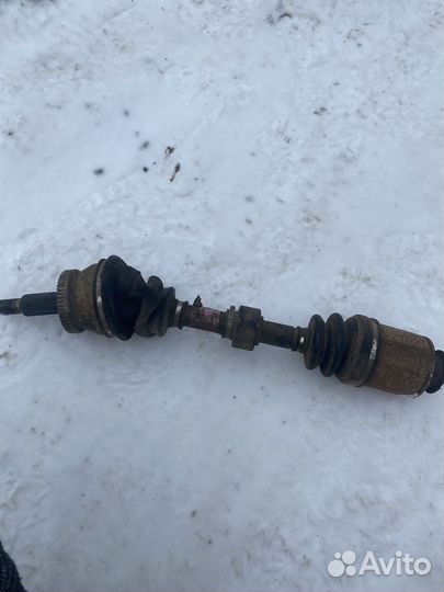 Привод передний правый на хендай . 495002B610