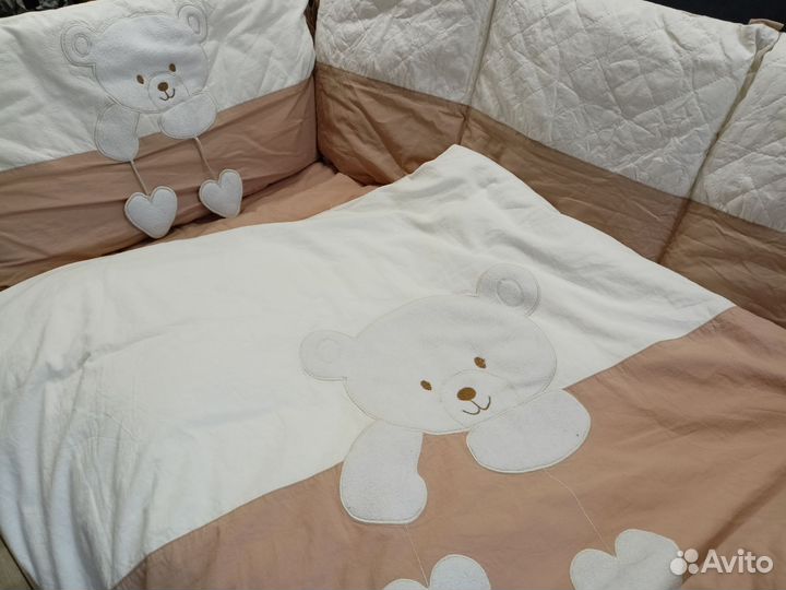 Бортики в кроватку постельное белье одеяло подушка
