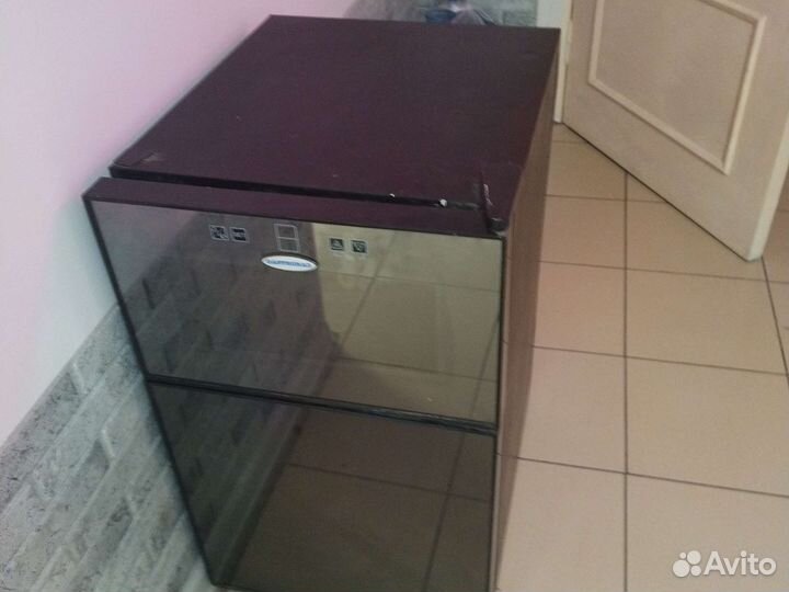 Холодильник безкомпрессорный