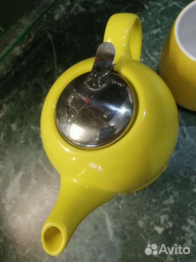 Заварочный чайник и кружка