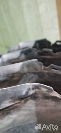 Подкрылок передний Toyota Corolla 5387612530