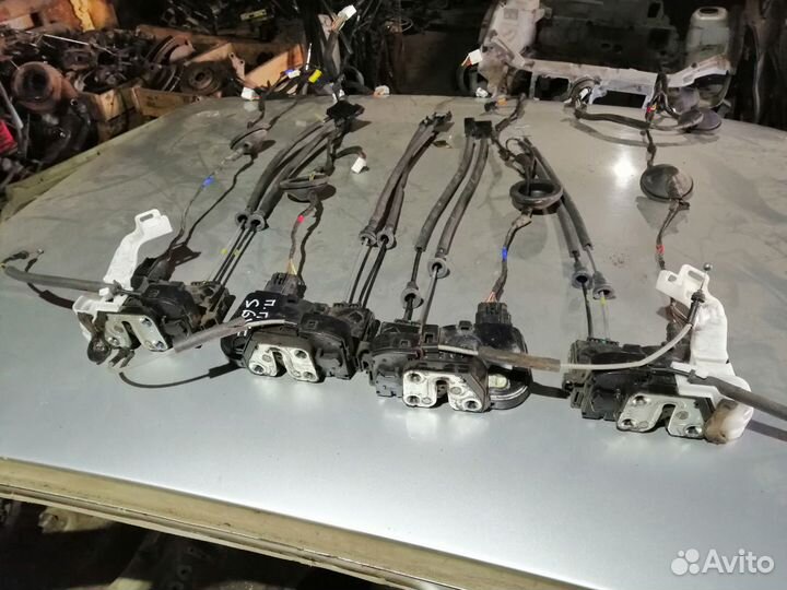 Замок двери Hyundai Sonata 6 YF