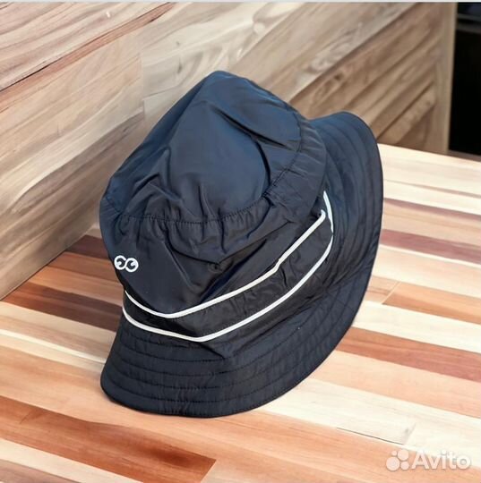 Панама бренда Escada