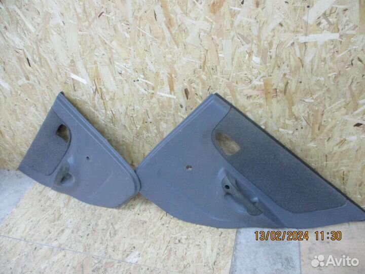 Обшивка двери задняя Хендай Акцент