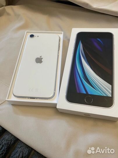 Телефон iPhone se 2020