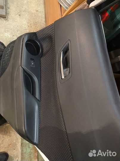 67630F4010C6 Обшивка задней двери Тойота C-HR