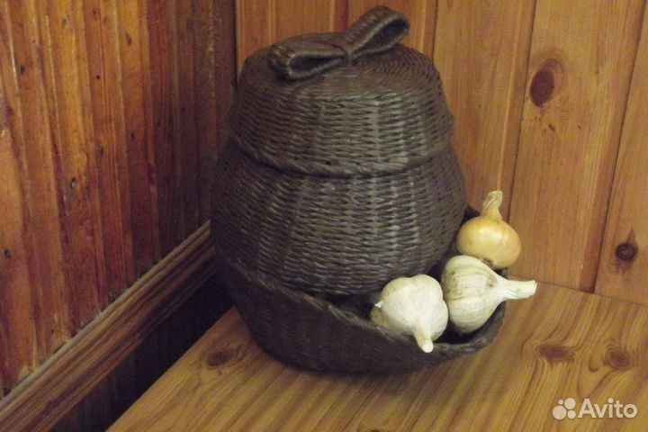 Плету из газетной лозы. Ручная работа