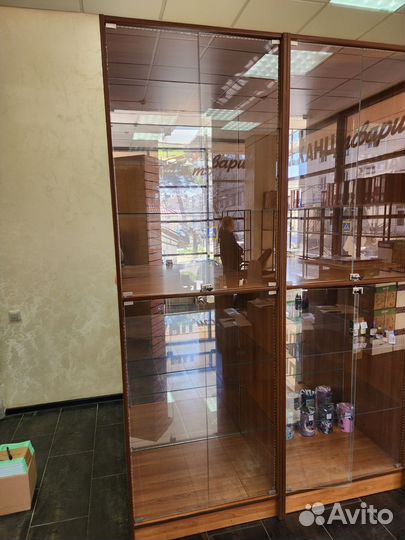 Полки витрины