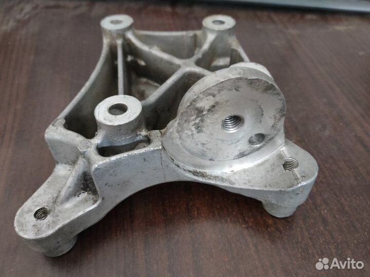 Кронштейн кондиционера Chevrolet Cobalt 2 2011