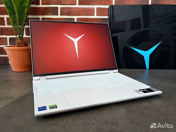 Белый Legion 5i Pro - i7-12700H + 165Hz + RTX3060