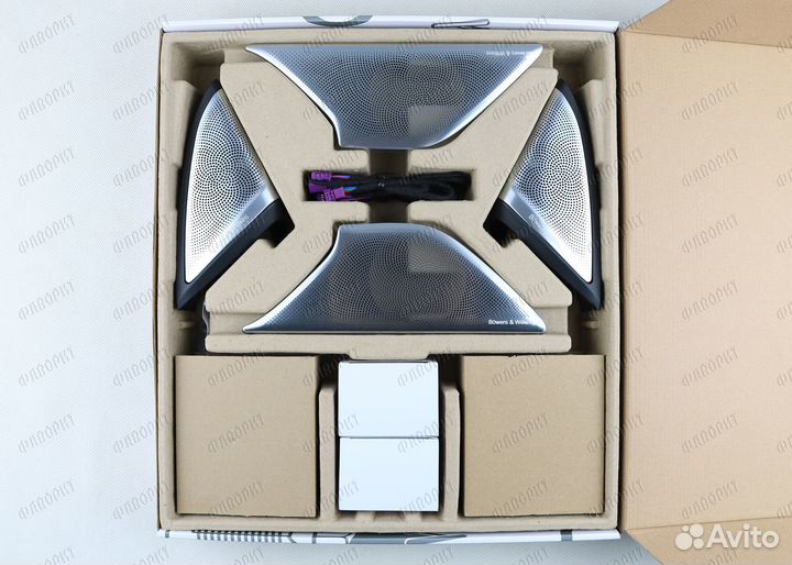 BMW 5 серии G30 акустика и сетки с подсветкой