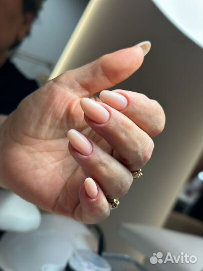 Модель на маникюр