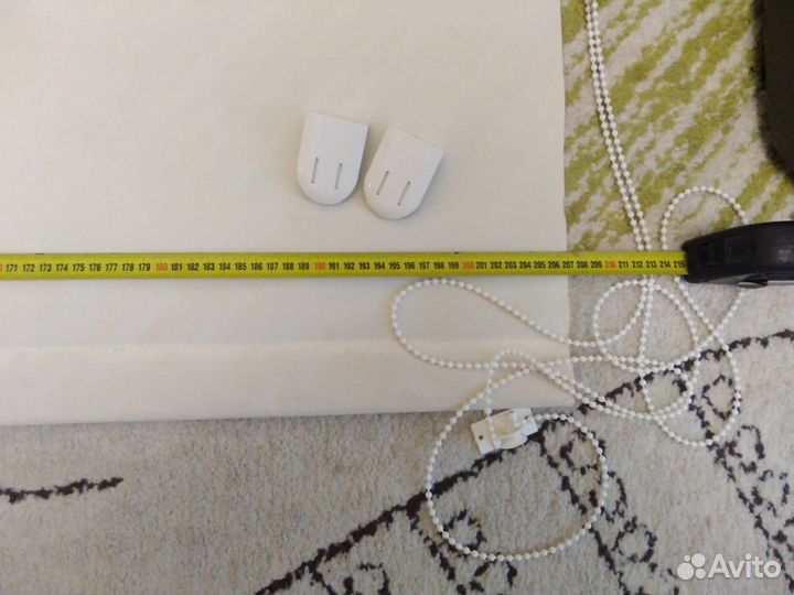 Ролета бежевая на оконный блок